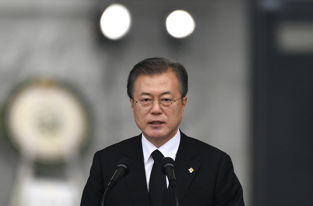 韩媒：韩国大选迫近，检方以涉嫌收受贿赂对文在寅提起不拘留起诉
